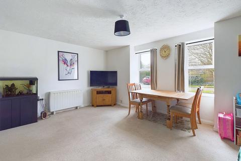 2 bedroom flat for sale, Woodsdale Court, Dominion Road, Worthing BN14 8JQ