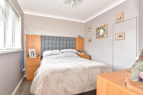 18 Balmoral Road, Sutton At Hone, Dartford, DA4 9EY