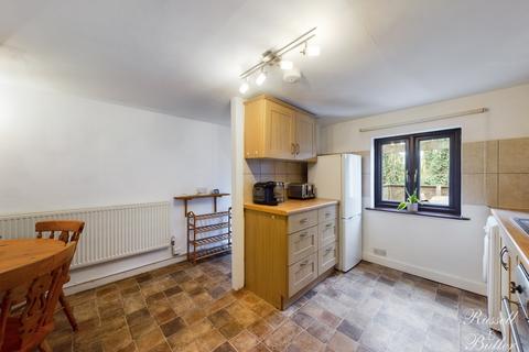 2 bedroom cottage for sale, Gawcott Road, Buckingham