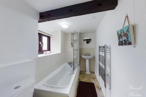 2 bedroom cottage for sale, Gawcott Road, Buckingham