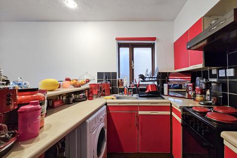 1 bedroom flat for sale, Wicket Road, Perivale, Greenford, UB6