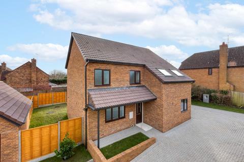 4 bedroom detached house for sale, Watercress Close, Stevenage, Hertfordshire, SG2