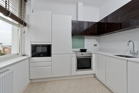 3 bedroom flat for sale, Avenue Elmers, Surbiton KT6