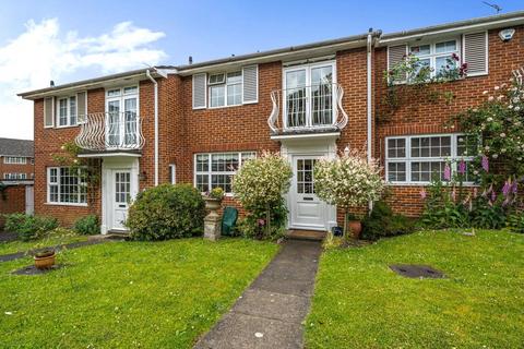 Brooklyn Close, Woking, Surrey, GU22