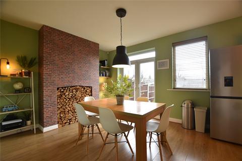 17 Chamber Road, Shaw, Oldham, OL2 7AR