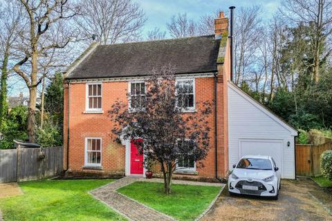 4 bedroom detached house for sale, A Stylish Four Bedroom House In Hawkhurst