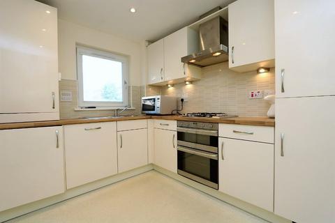 2 bedroom flat to rent, Raploch Avenue, Scotstoun, Glasgow, G14