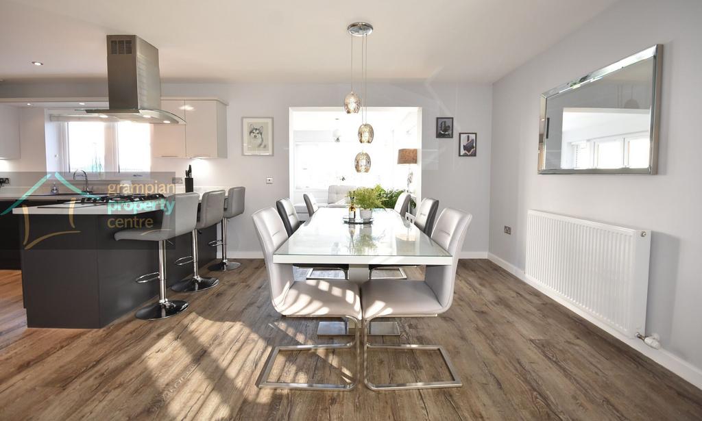 Kitchen 3 .JPG