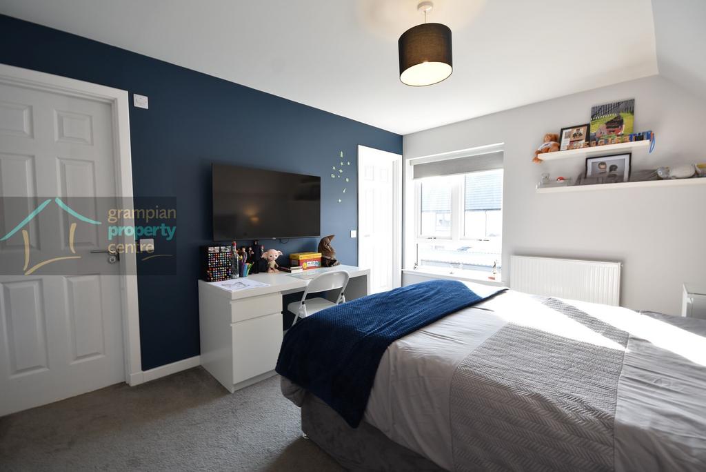 Bed 2 .JPG