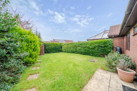 2 bedroom semi-detached bungalow for sale, Woffindin Close, Great Gonerby, Grantham, Lincolnshire, NG31