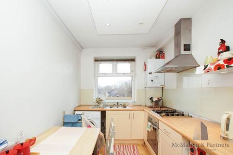 2 bedroom flat for sale, Beech House, Ainsty Estate, London, SE16