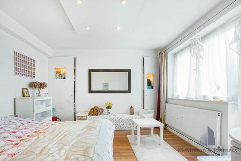 2 bedroom flat for sale, Beech House, Ainsty Estate, London, SE16