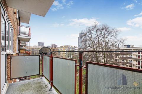 2 bedroom flat for sale, Beech House, Ainsty Estate, London, SE16