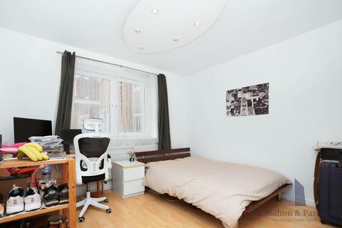 2 bedroom flat for sale, Beech House, Ainsty Estate, London, SE16