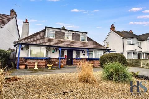 3 bedroom bungalow for sale, Haslucks Green Road, Shirley, Solihull