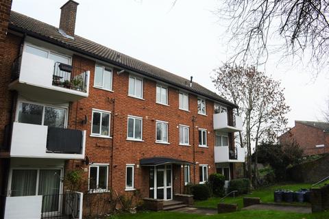 3 bedroom flat to rent, Franklin House Sandbourne Road