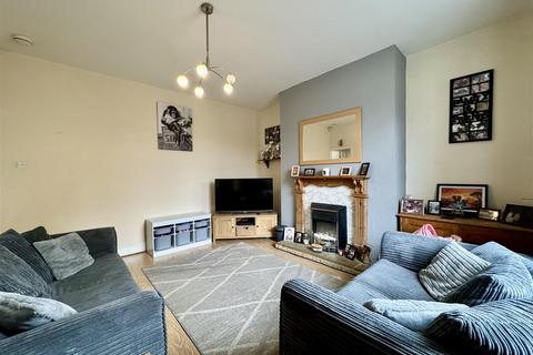 3 bedroom end of terrace house for sale, Causeway Side, Linthwaite, Huddersfield, HD7 5NW