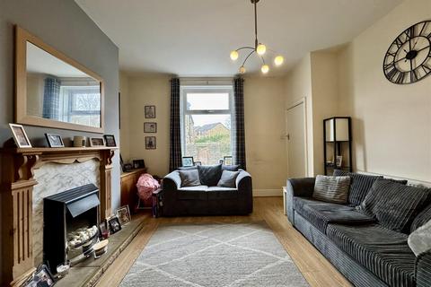 3 bedroom end of terrace house for sale, Causeway Side, Linthwaite, Huddersfield, HD7 5NW