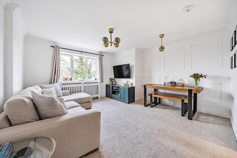 9 Lincoln Court, Denham, Uxbridge, UB9 5EU