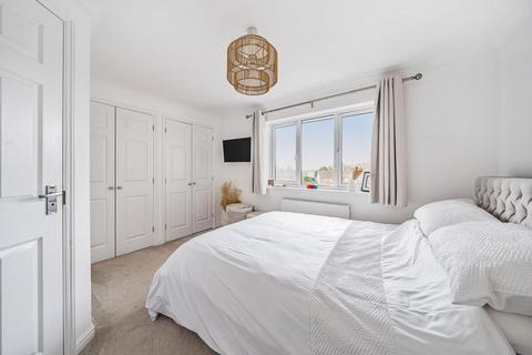 9 Lincoln Court, Denham, Uxbridge, UB9 5EU
