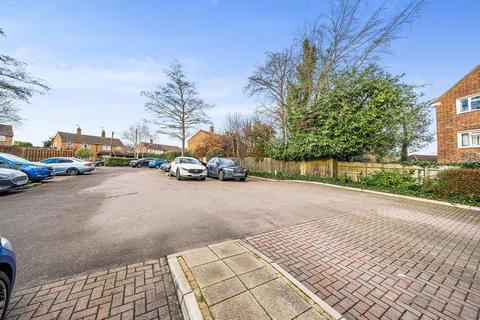 9 Lincoln Court, Denham, Uxbridge, UB9 5EU