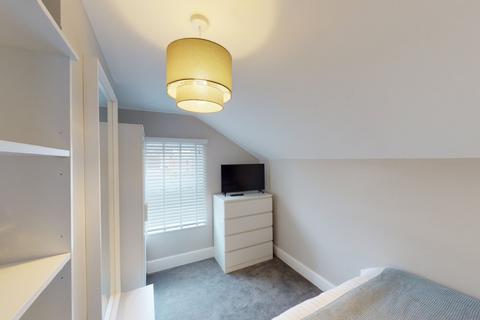 66 Lysons Avenue, Gloucester, GL1 5QF
