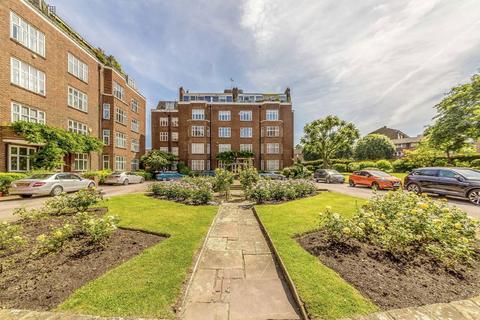 4 bedroom flat to rent, Putney Hill, London SW15