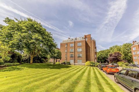 4 bedroom flat to rent, Putney Hill, London SW15