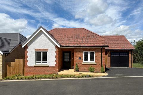 2 bedroom detached bungalow for sale, Hayfield Park, Bromham , Bedfordshire, MK43