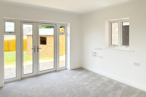 2 bedroom detached bungalow for sale, Hayfield Park, Bromham , Bedfordshire, MK43