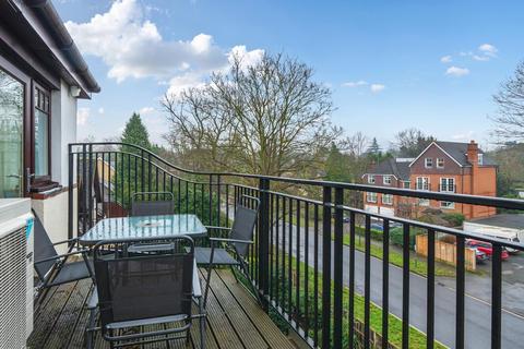 2 bedroom flat for sale, Copers Cope Road, Beckenham