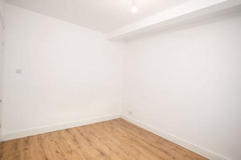 1 bedroom flat to rent, St. Johns Road, Hertfordshire WD17