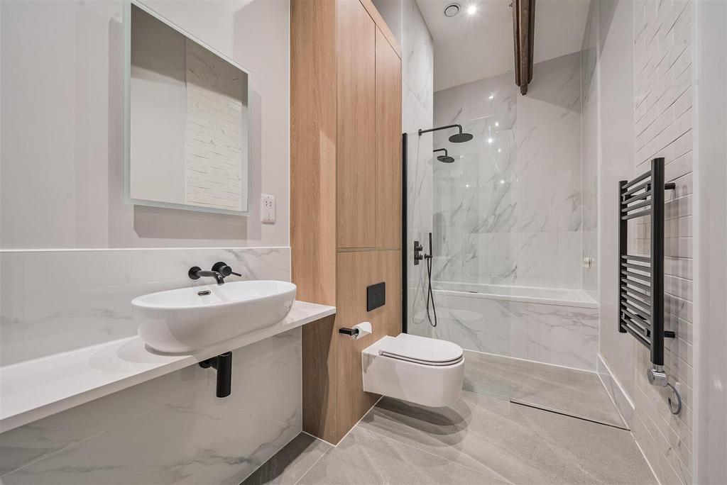 2nd bath barnabas.jpg