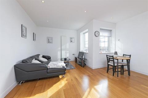 2 bedroom penthouse for sale, Clapham Common South Side, London