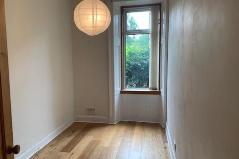 2 bedroom flat to rent, Ledard Road, Glasgow G42