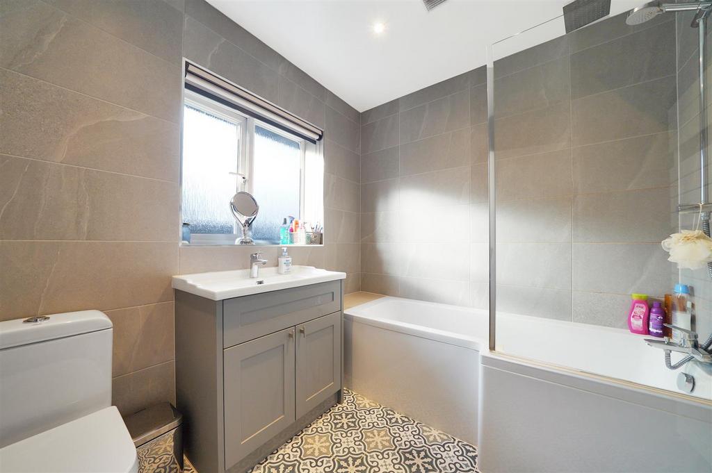 25 Bengeworth Road - ux3 AVi Kv RYfd Z98 Rn Ky9.jpg