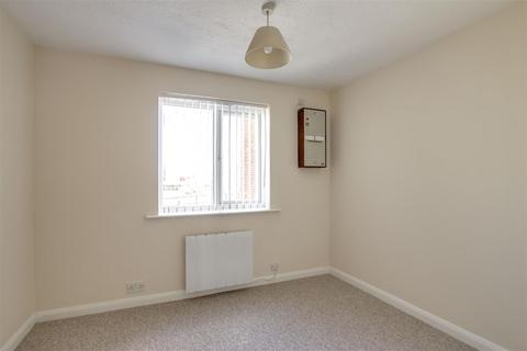 2 bedroom flat for sale, Bridge Street, Newhaven