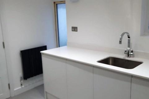 1 bedroom flat to rent, Fairholme Road, London, W14