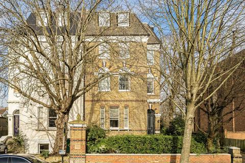 2 bedroom flat for sale, Waldegrave Park, Strawberry Hill TW1