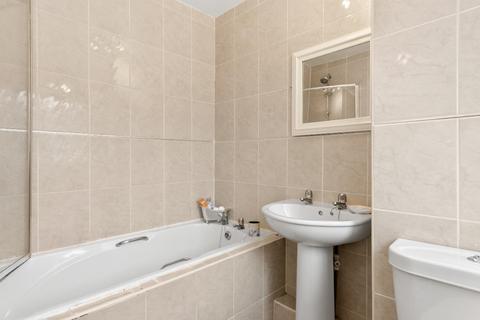 265 Braehead, Alexandria, G83 9NE