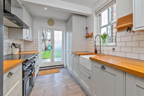 59 Castle Road, St Albans, AL1 5DQ
