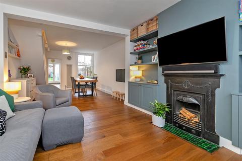 59 Castle Road, St Albans, AL1 5DQ