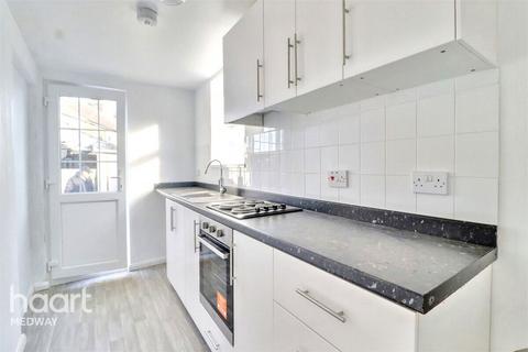 2 bedroom apartment to rent, Bingham Road, ROCHESTER