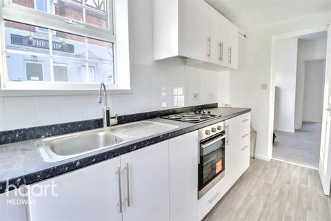 2 bedroom apartment to rent, Bingham Road, ROCHESTER