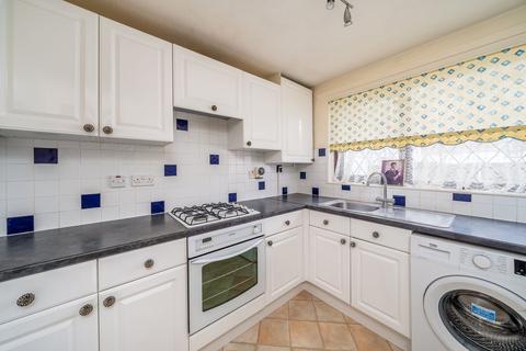 2 bedroom terraced house to rent, Stradbrook Close, Harrow HA2