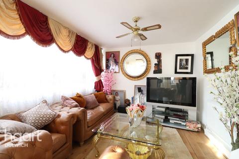 3 bedroom maisonette for sale, Carlton Grove, London