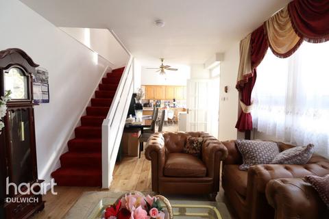 3 bedroom maisonette for sale, Carlton Grove, London