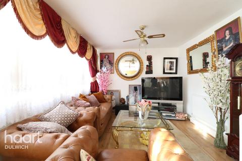 3 bedroom maisonette for sale, Carlton Grove, London