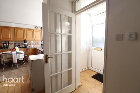 3 bedroom maisonette for sale, Carlton Grove, London