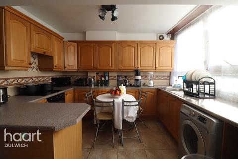 3 bedroom maisonette for sale, Carlton Grove, London